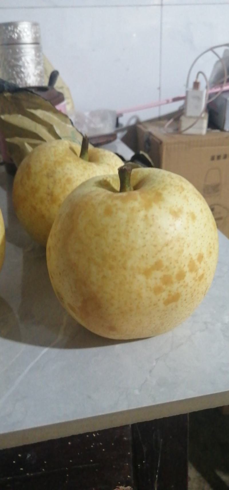 眉山脆冠梨，核小果肉脆甜多汁，消暑止渴味道好极了…