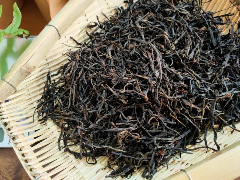 凤庆紫芽红茶，轻度烘焙，茶汤甜度好