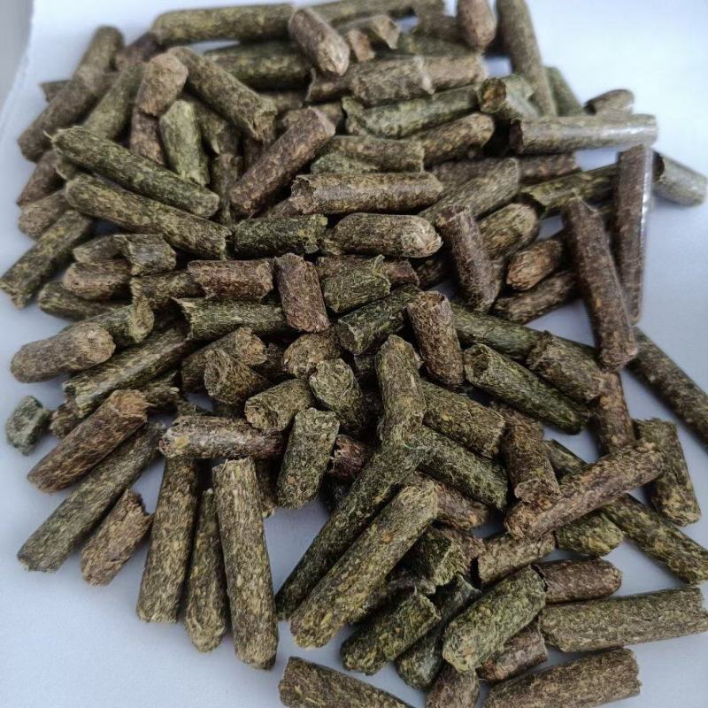 生物质燃料颗粒，玉米秸和木屑颗粒，分高低燃烧值，量大