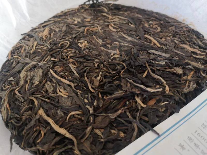 2012年布朗山大树生茶饼