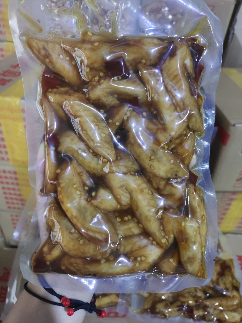 四川网红麻辣鸡翅尖香辣酱鸡尖休闲零食一凉一拌开袋即食