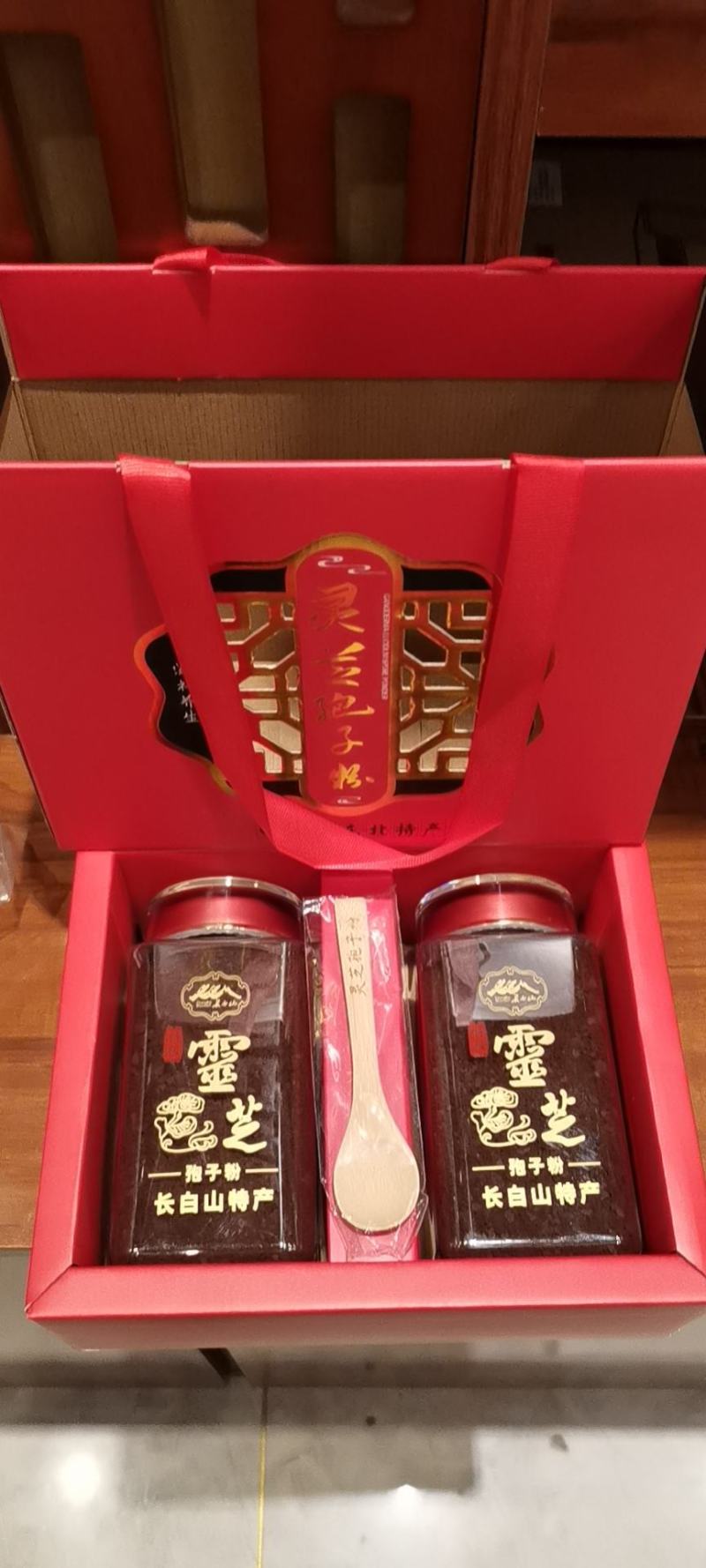 长白山特级木椴赤灵芝孢子粉新粉菌香浓郁，品质好，口感细腻