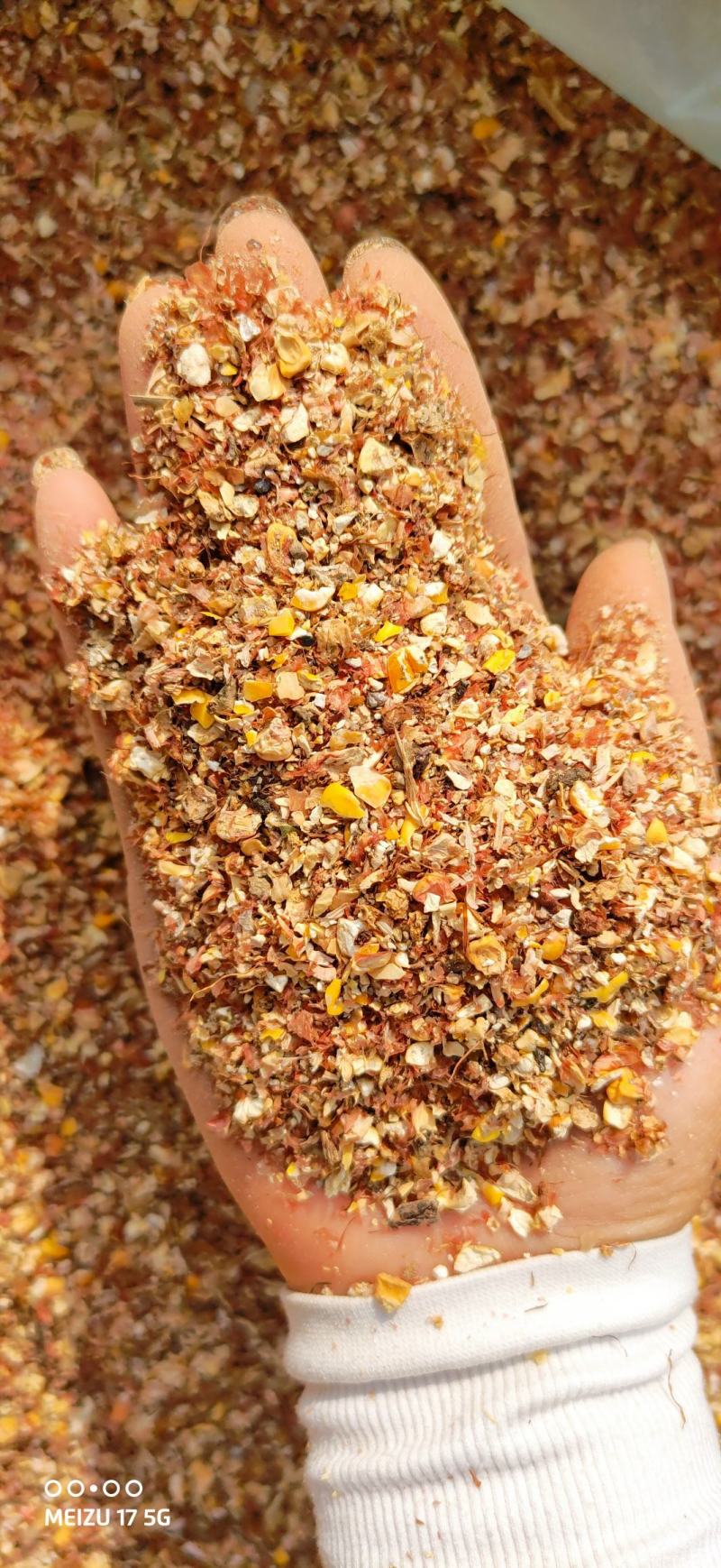 碎玉米6个粮，杂质轻微，水分低，霉变少，养啥都可以