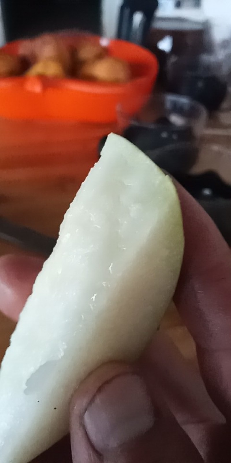 自家种植夏雪梨，细腻化渣，皮薄肉厚多汁，欢迎选购。