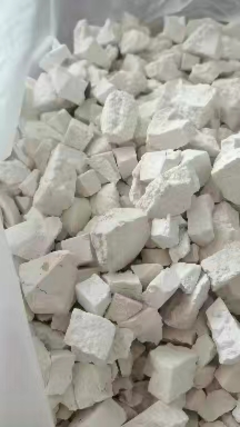 云南生茯苓纯白砣，生茯苓自然晾晒干，无硫。