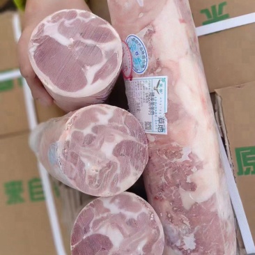 内蒙古锡林郭勒草地羔羊肉，一卷五斤，饭店火锅店吃的好。