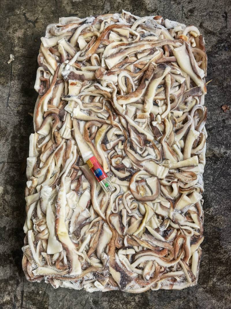 秘鲁鱿鱼带皮原汁边角料，不泡水不泡药，不亏称，无杂物