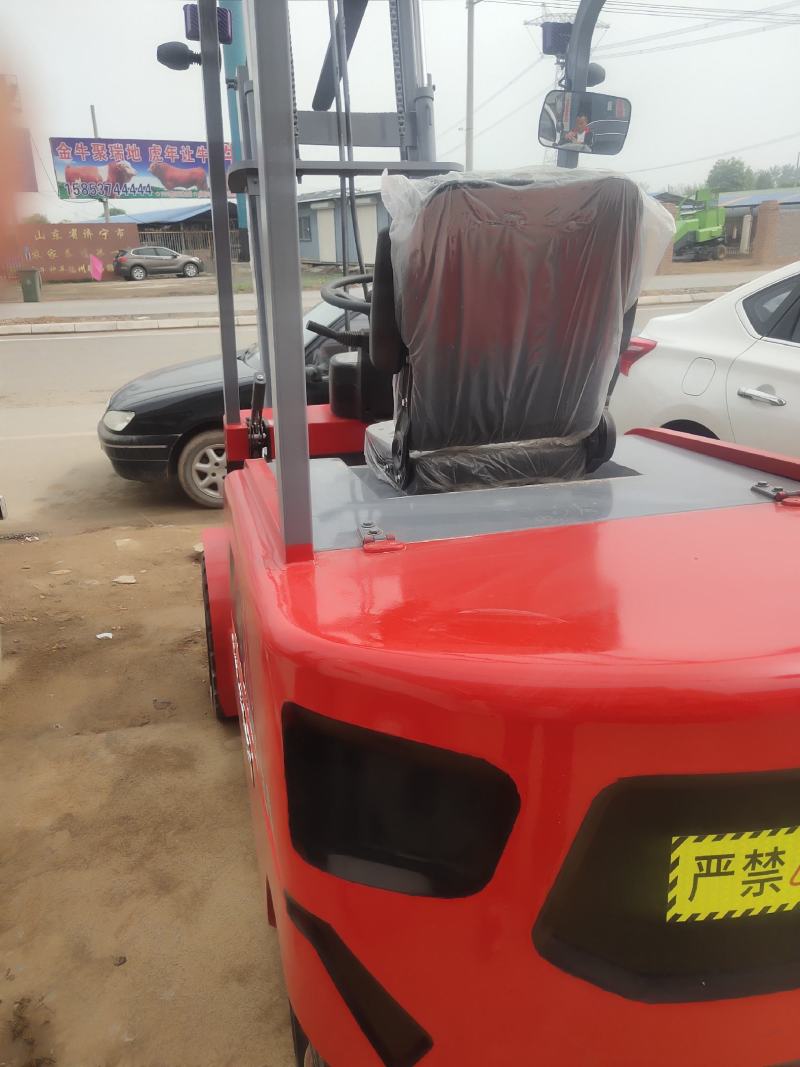 洒水车，三轮吸粪车，吸粪车，吸污车，垃圾车，二手环卫车