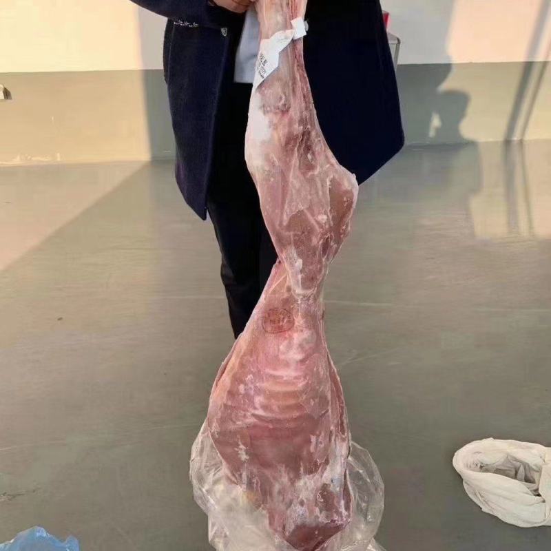 新西兰小乳牛，特色烤全牛
