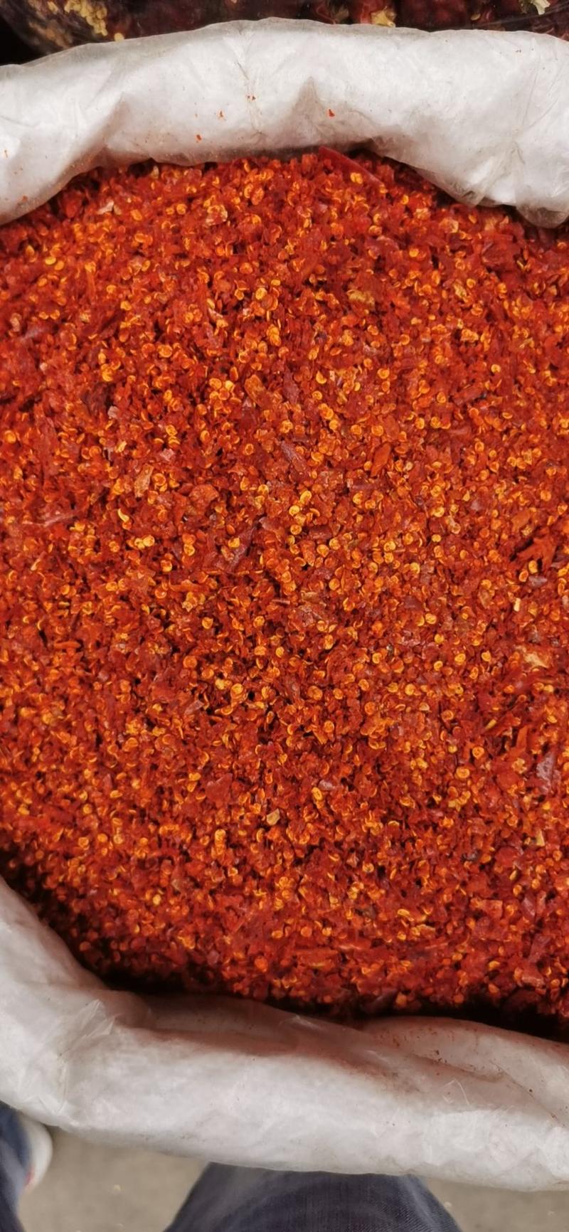四川红油型辣椒面，香味好，颜色红适合凉拌菜，餐饮，食品厂