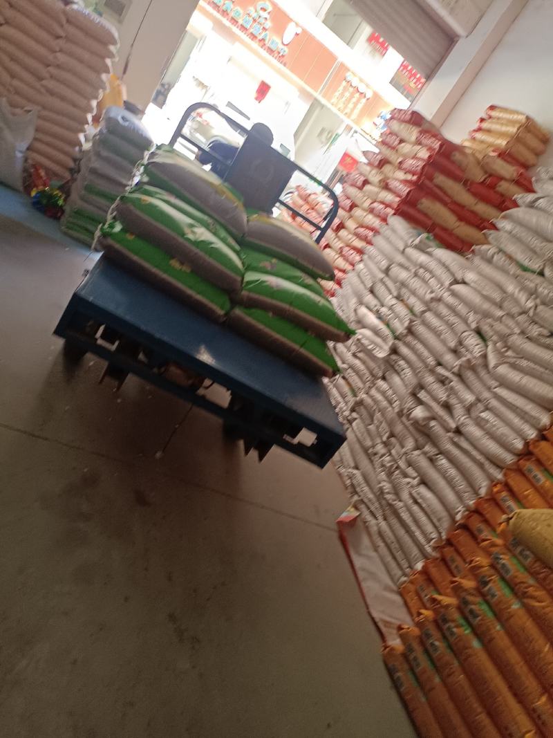 糯玉米糁，黄粘玉米糁！所有商品不包邮！物流发货！