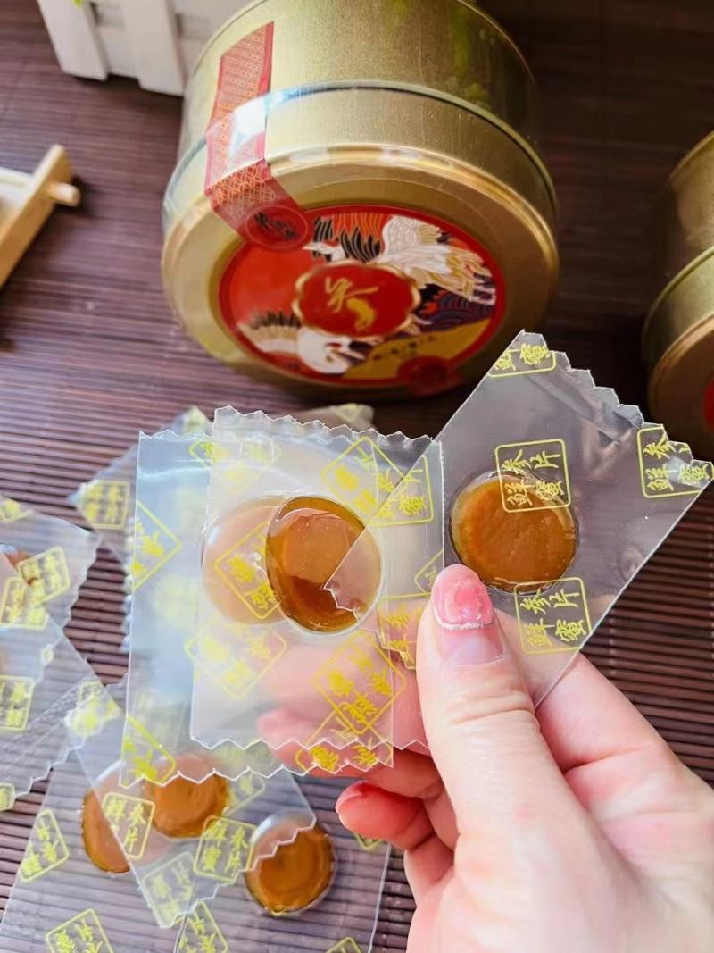六年到八年的人参蜜片铁盒装一盒50克，每片独立包装