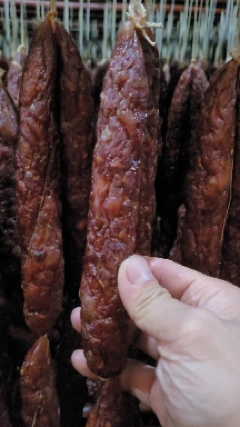 湖南特产麻辣香肠正宗农家手工自制风干烟肉辣肠