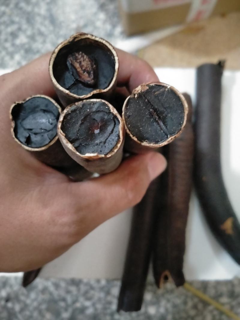 腊肠果大解果500克一袋优质大货量大从优