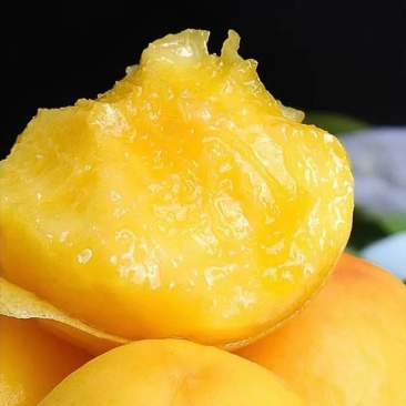 平谷澳油桃，桃味浓，美妙的口味，好吃好甜