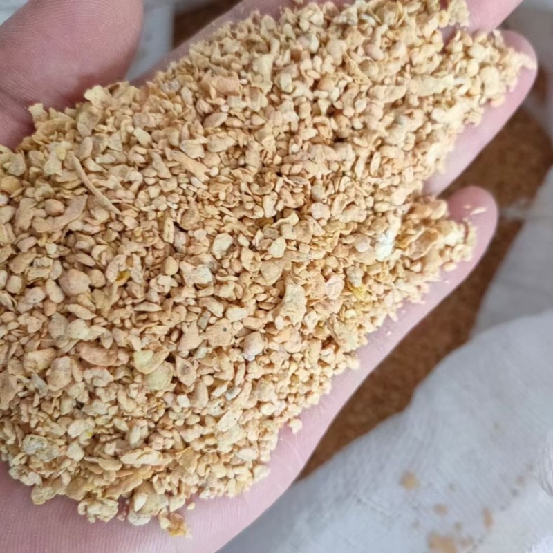 碎玉米小麦豆粕出售各种碎料几个毛粮的都有