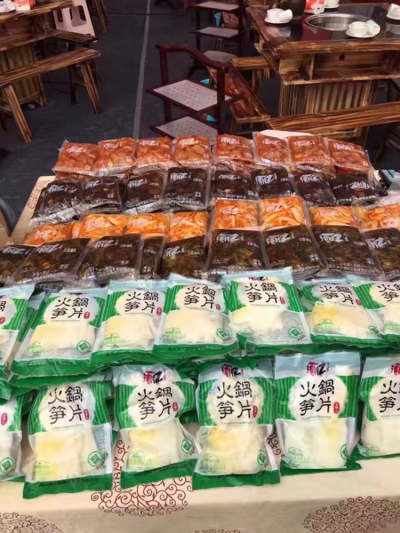 火锅底料，酱料，川式调味料，出售与代加工