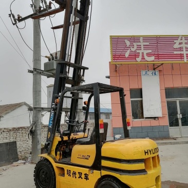现代叉车3.5吨升高4.5米原车侧移手动挡前进三速后退2