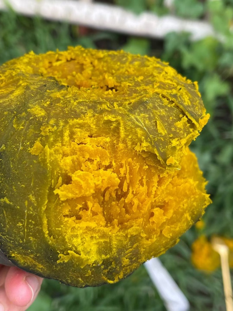 粉糯绵软，栗香浓郁，满口香甜，贝贝南瓜。