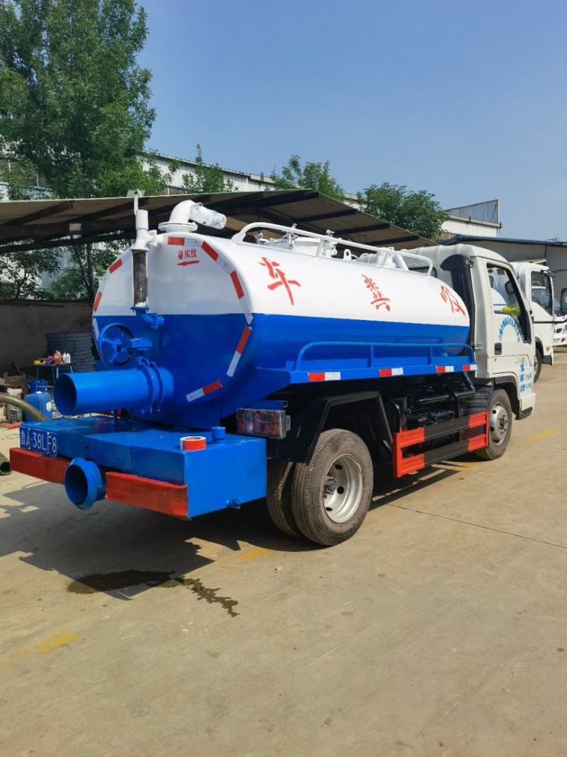 吸粪车，二手洒水车，三轮吸粪车，三轮洒水车