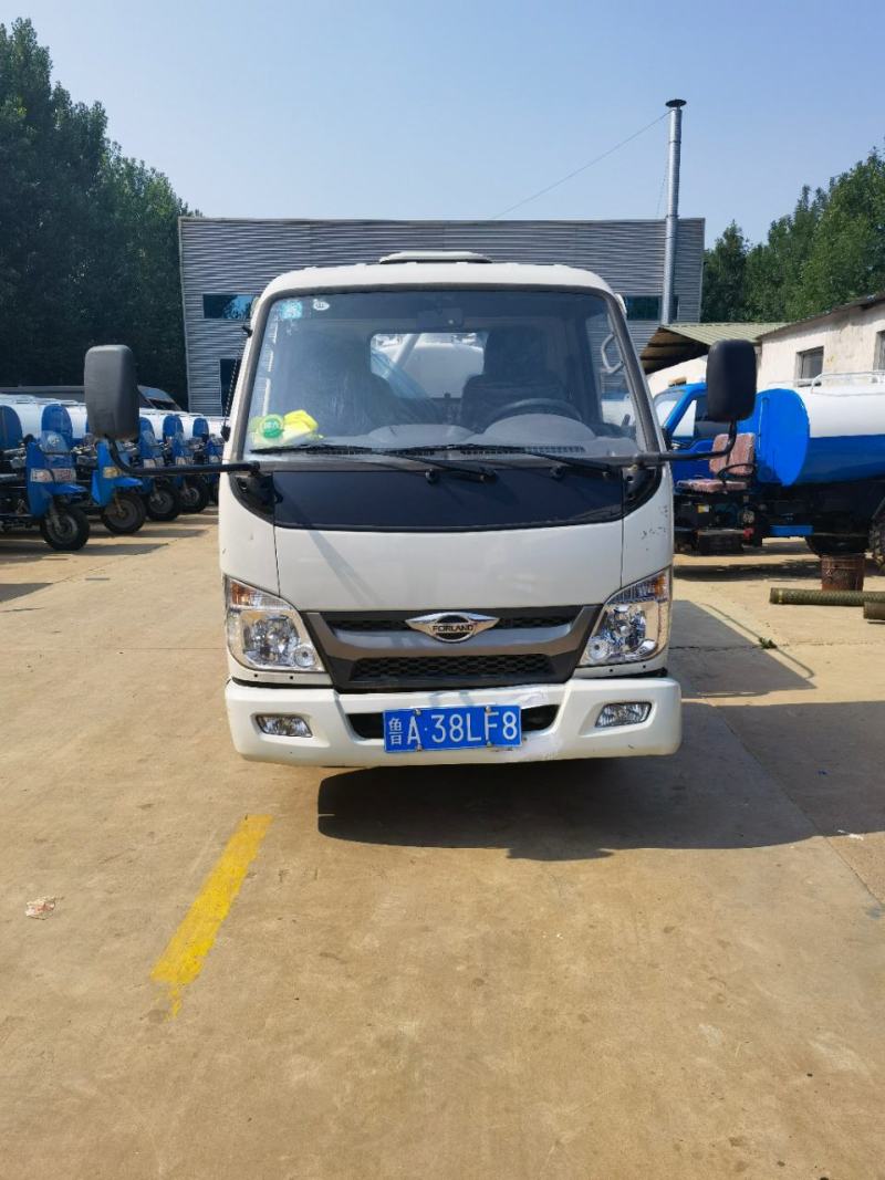 吸粪车，二手洒水车，三轮吸粪车，三轮洒水车