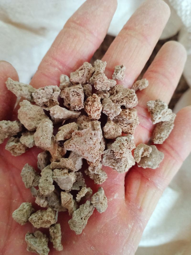 炉甘石，中药材炉甘石正品质量保证经营各种中药材！