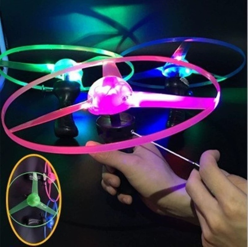 发光儿童玩具拉线飞碟玩具发光玩具飞天仙子地摊货源批发