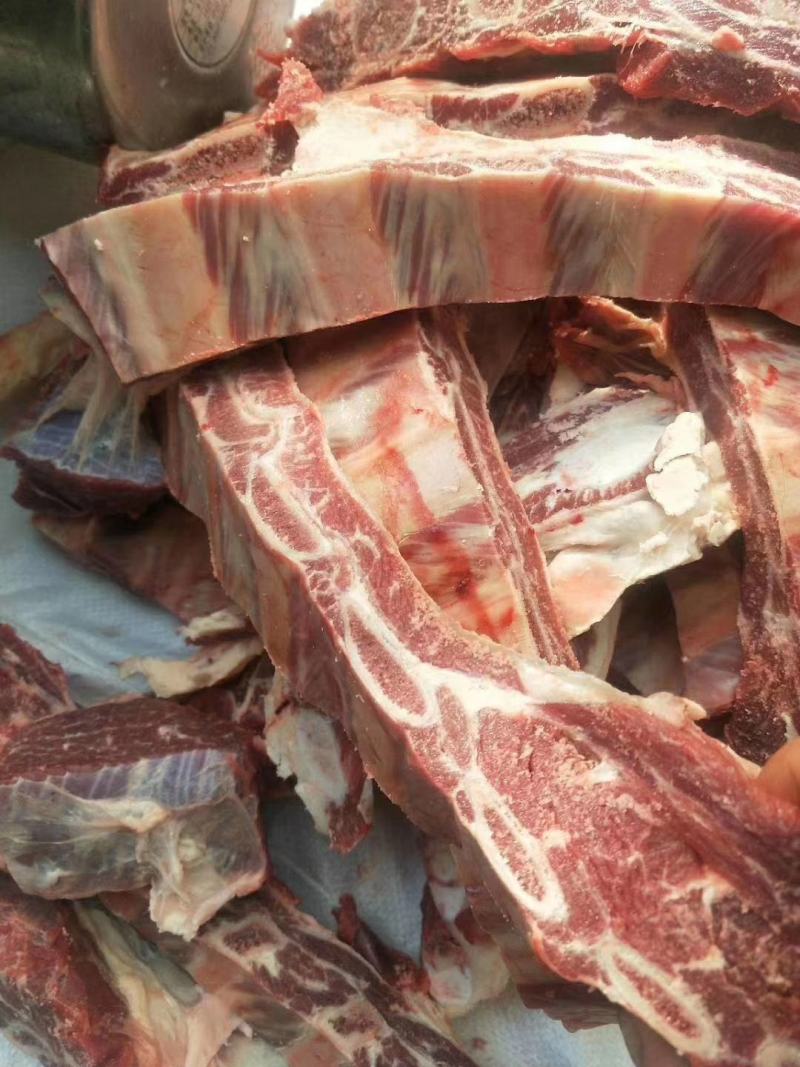 带肉牛排