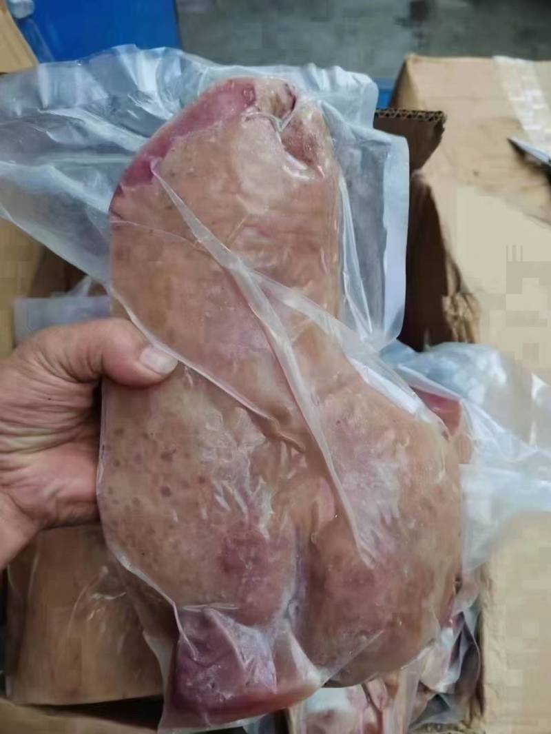 全熟牛头肉，无碱发，每块都带核桃肉，肉质饱满，卤菜店热卖