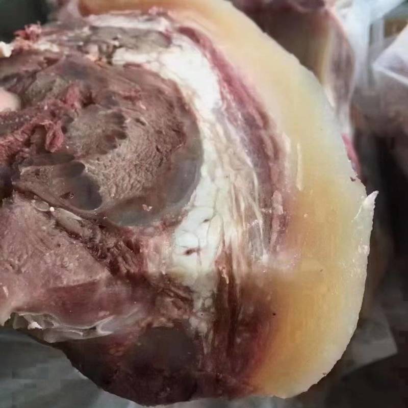 全熟牛头肉，无碱发，每块都带核桃肉，肉质饱满，卤菜店热卖