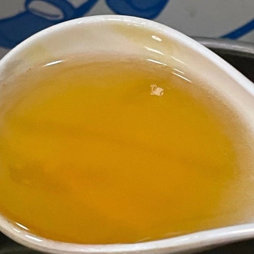 老爸深山里割取的纯野生蜂蜜