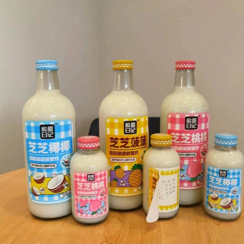 330ml玻璃瓶果肉芝士酸奶，双贴膜标签，每瓶都有新文案