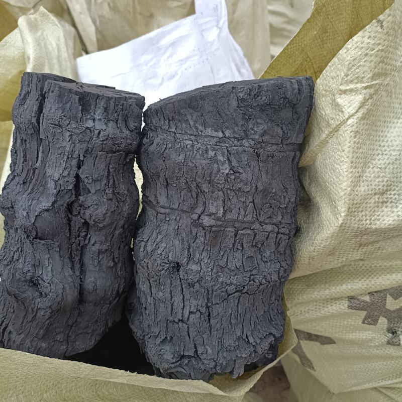 大块儿炭，枣木炭化而成，用于工业、烤火等行业