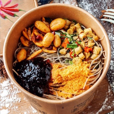酸辣粉正宗嗨吃家重庆夜宵速食红薯粉丝小吃泡面方便面批发一