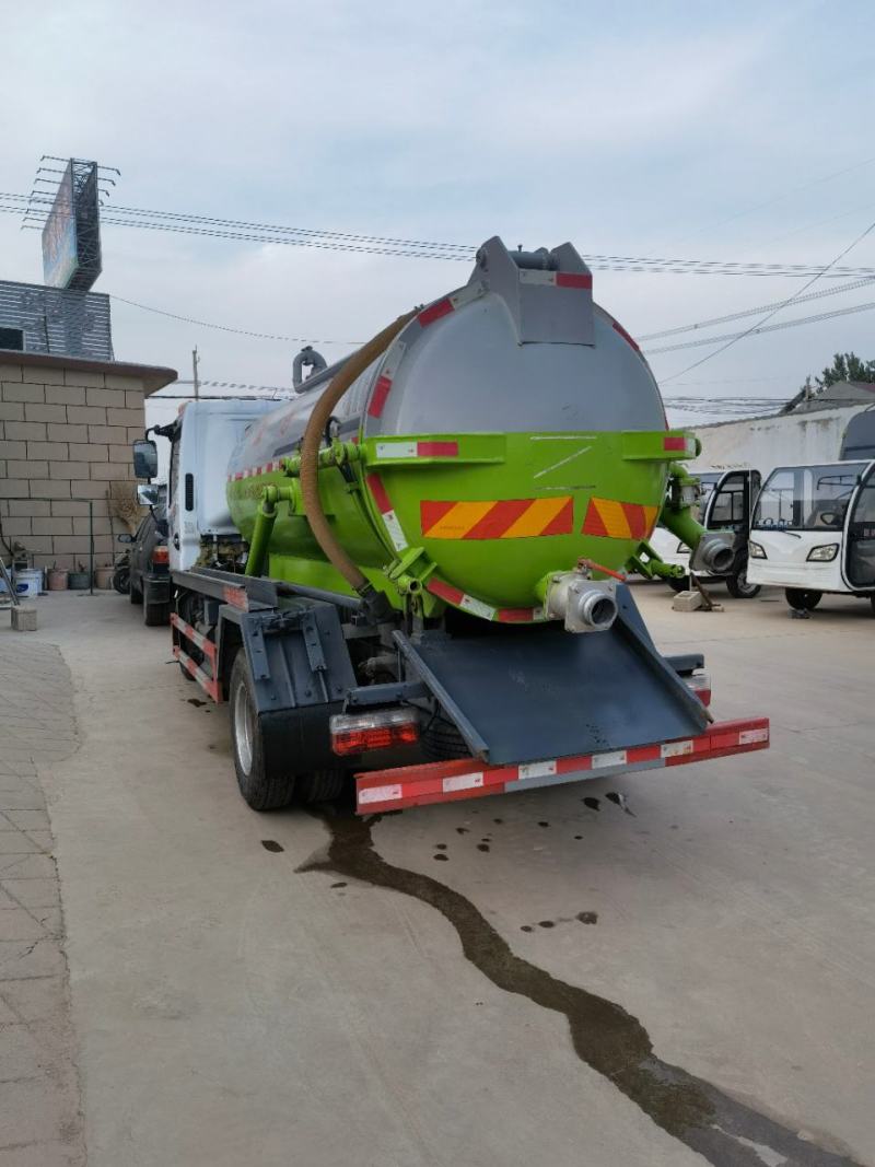吸污车，吸粪车，垃圾车，垃圾运输车，质量保证欢迎咨询