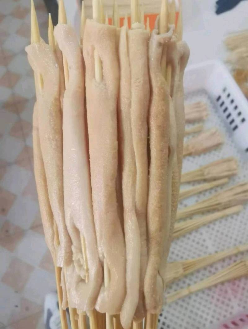 串串香鸭肠串山东天然纯手工卤制五香铁板鸭肠串