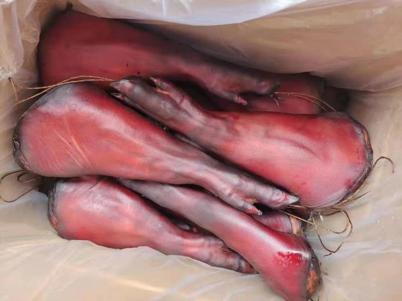 腊猪蹄，烟熏腊猪蹄，四川特产，农家风味欢迎咨询下单