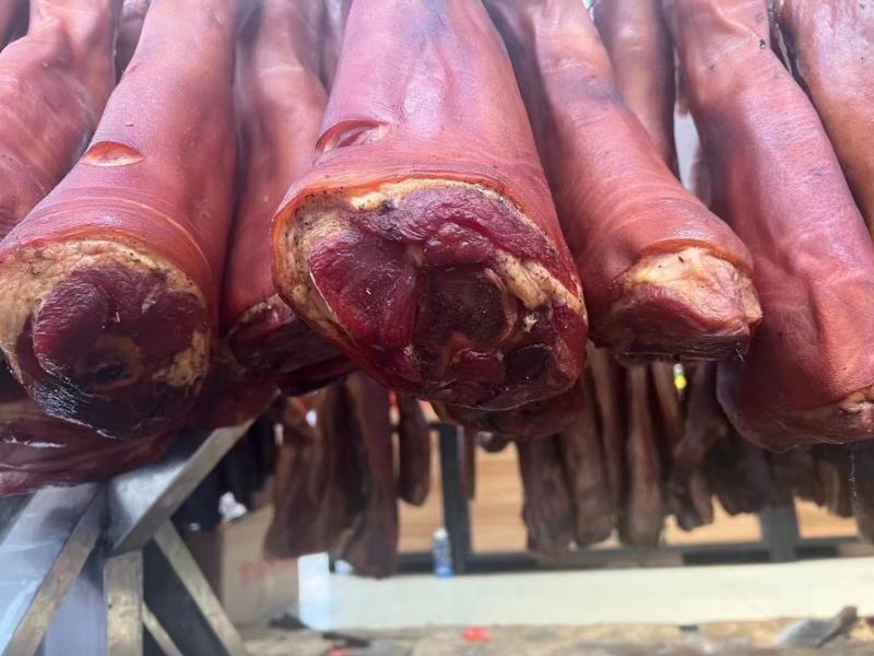 腊猪蹄，烟熏腊猪蹄，四川特产，农家风味欢迎咨询下单