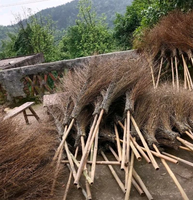 大山竹子，竹扫帚，手工制造，结实耐用，用着舒心