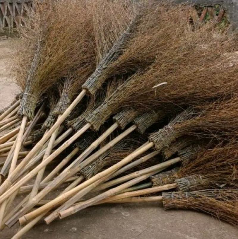 大山竹子，竹扫帚，手工制造，结实耐用，用着舒心