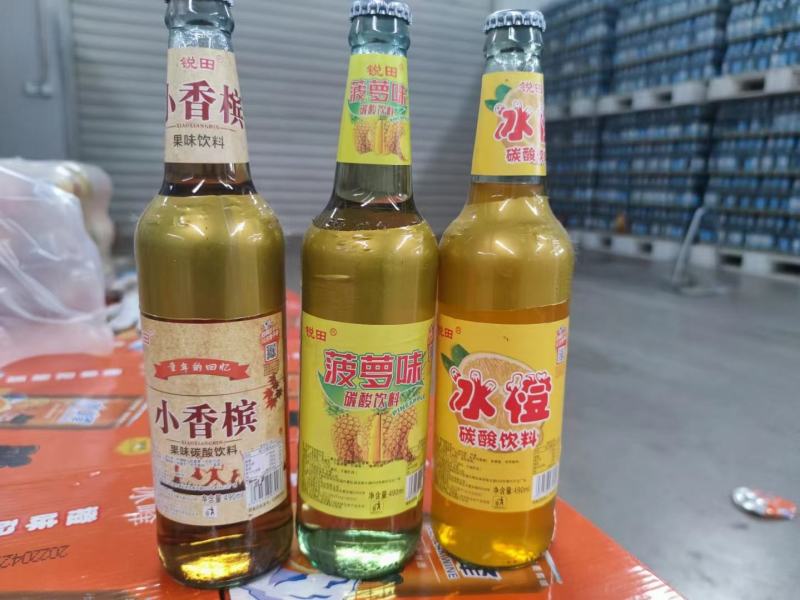 玻璃瓶饮料菠萝饮料，橙汁，小小香槟，500*9瓶塑包