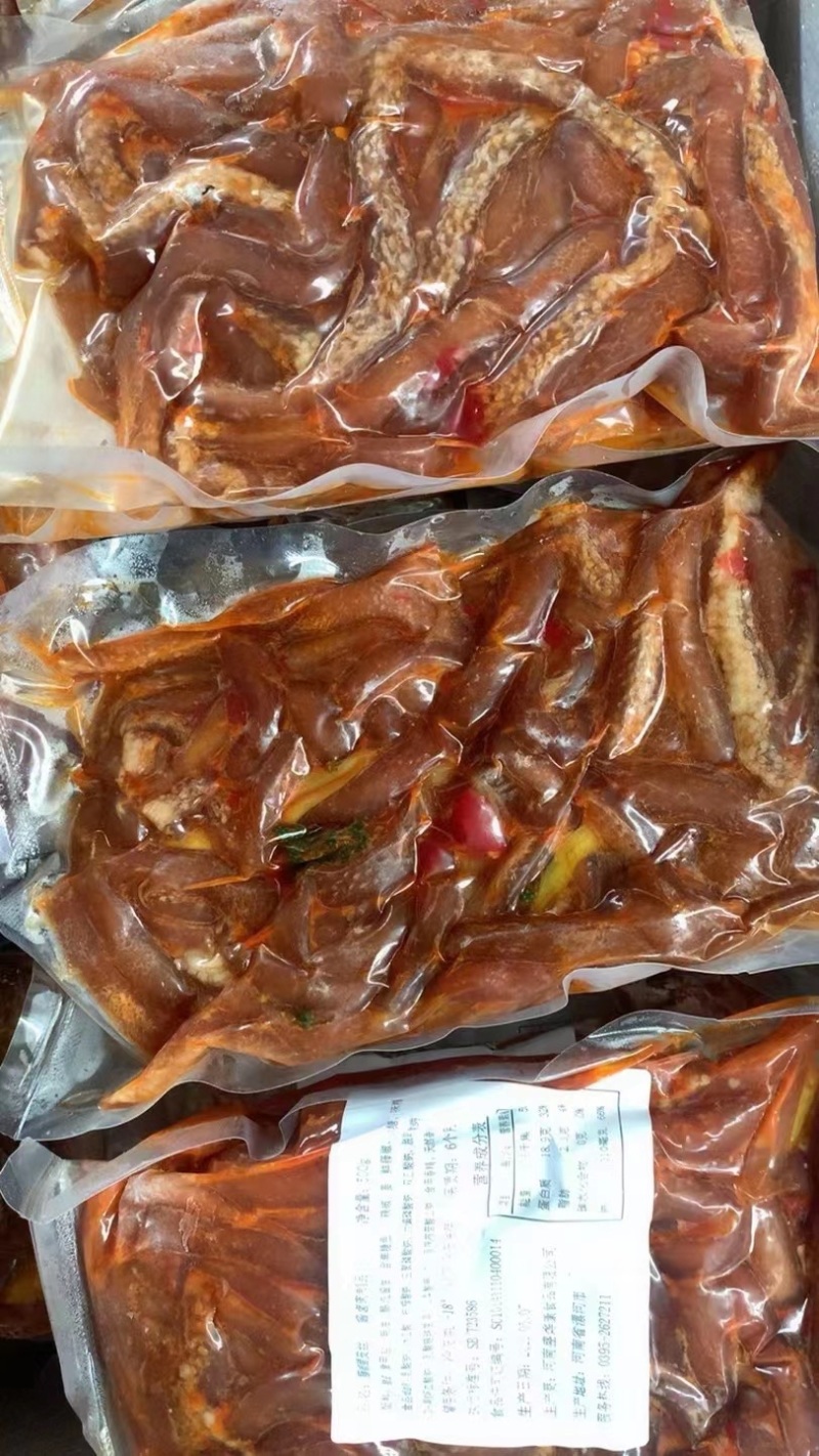 麻辣猪皮青花椒麻辣味猪丝皮Q弹爽口味道鲜美