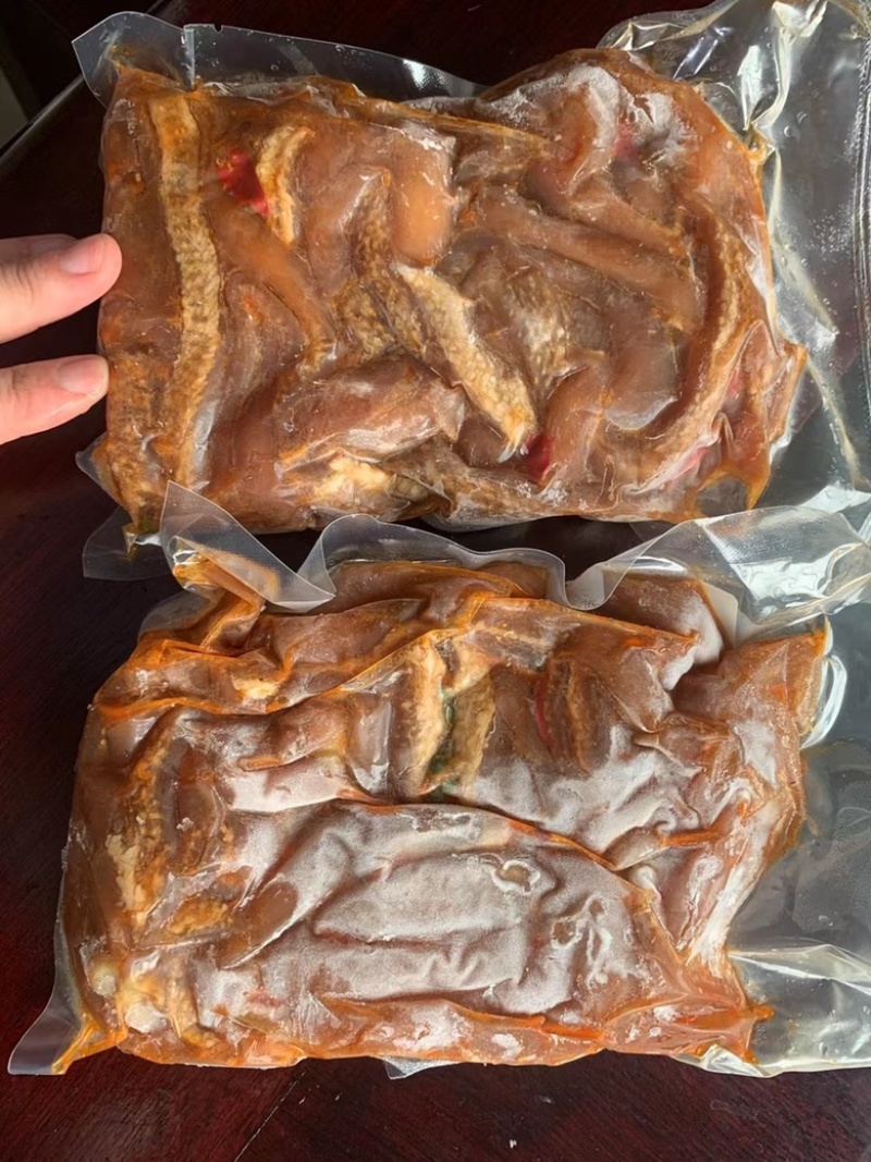 麻辣猪皮青花椒麻辣味猪丝皮Q弹爽口味道鲜美