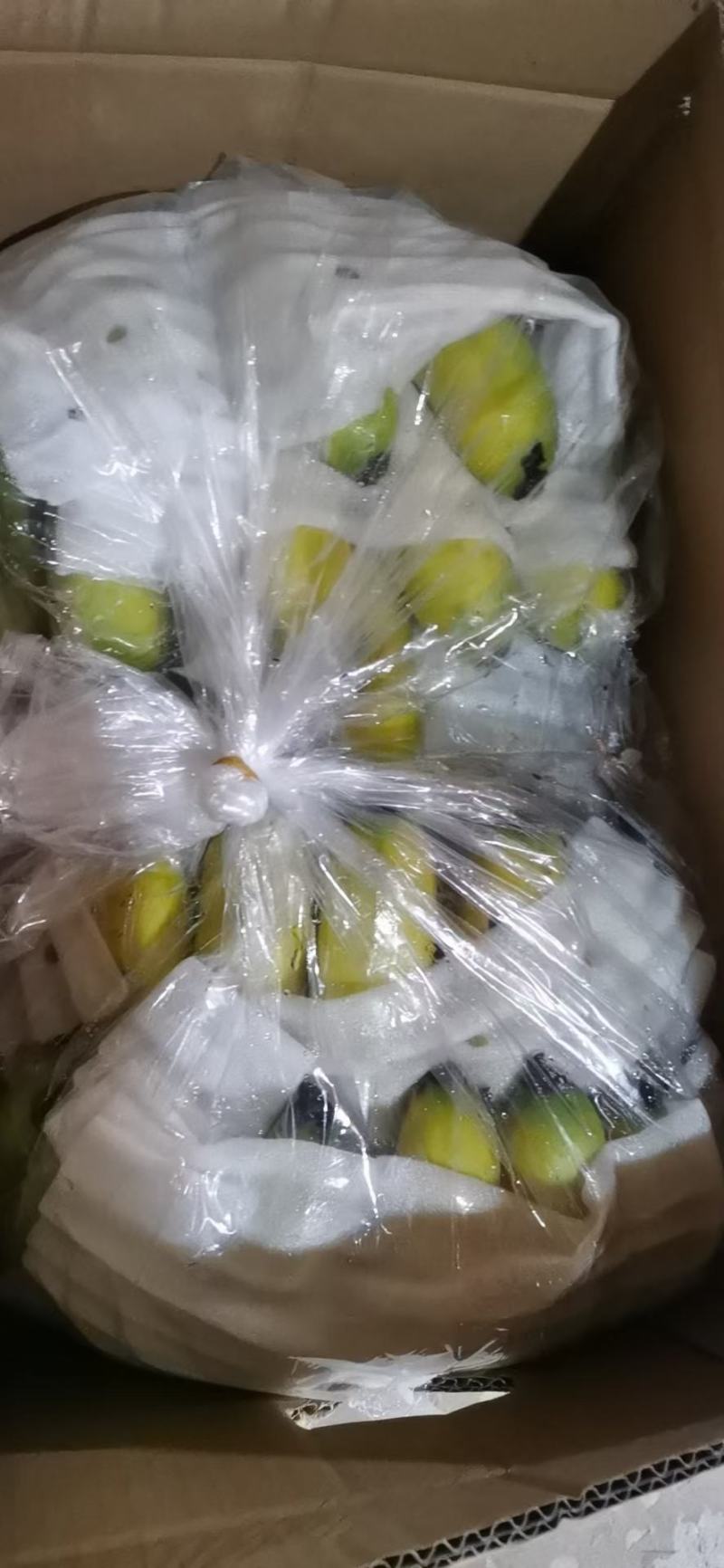 海南香蕉不受寒纯三把果面干净