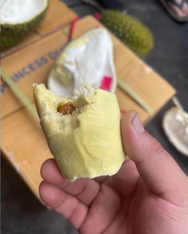 泰国金枕榴莲大黄干包肉，不泡药水不催熟。