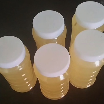 农家蜂蜜最正尊，都是小蜜蜂的工劳，我只负责销售