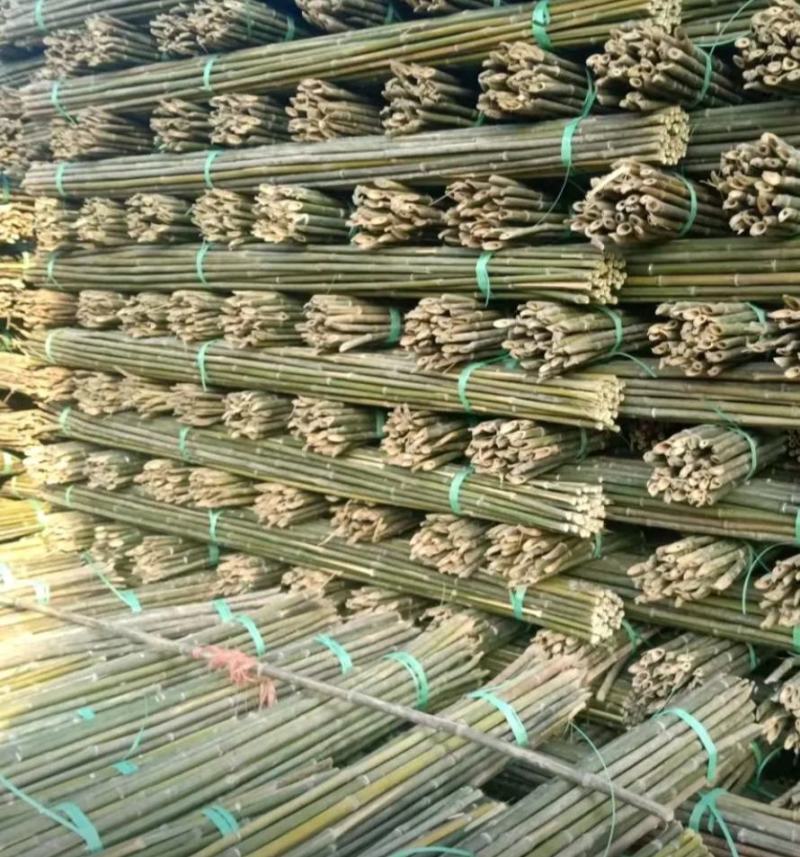菜架竹竿，大棚竹竿，旗杆，大小规格都有，接受定制