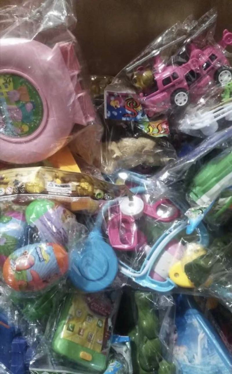 儿童玩具批发2元一个，50个起批随机匹配包邮发货