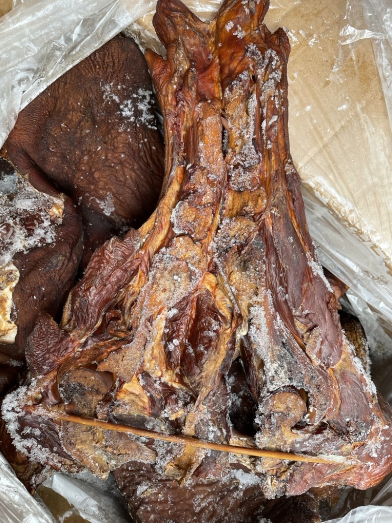 烟熏对开腊猪脚一手工厂餐饮净菜食品供应地摊新模式