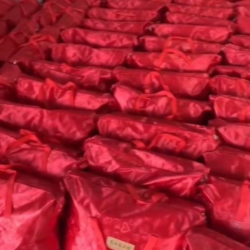 夏凉蚕丝被的促销活动开始，都是纯手工制作蚕丝被，价格很优